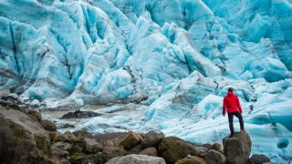 无惧北极严寒。勇于接受挑战。