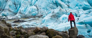 无惧北极严寒。勇于接受挑战。