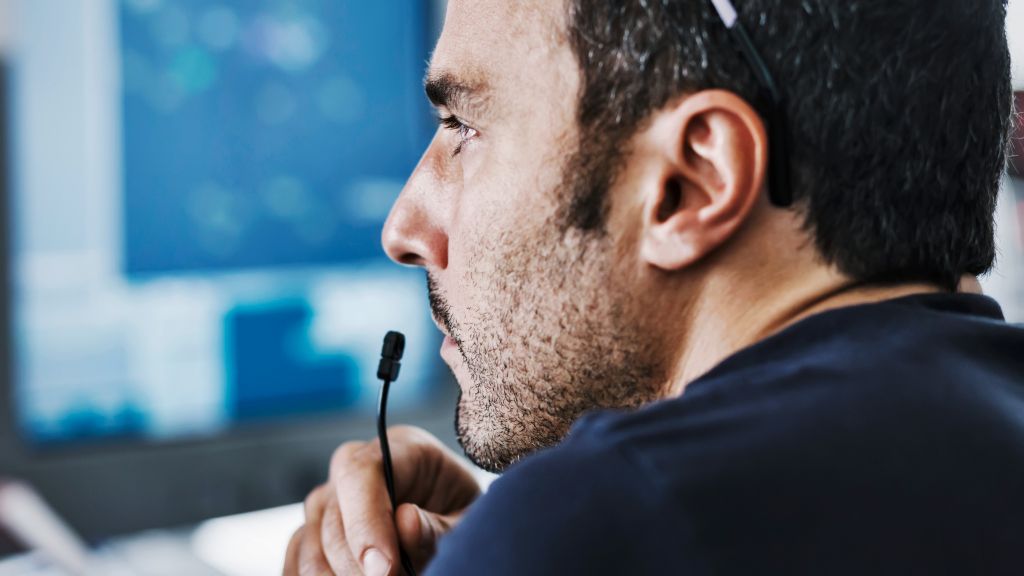 White paper: R&S®Series5200 air traffic control radios White paper: R&S®Series5200 air traffic control radios