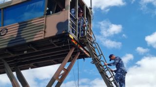 The Chief of the Royal Australian Air Force Air Marshal Robert Chipman AO CSC visits a TAOT at Avalon 2023 (Image: Rohde & Schwarz Australia)