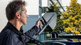 Locating sources of interference automatically and fast, with the RS®PR200 interference locator.