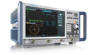 R&S®ZNB43 带四个端口。