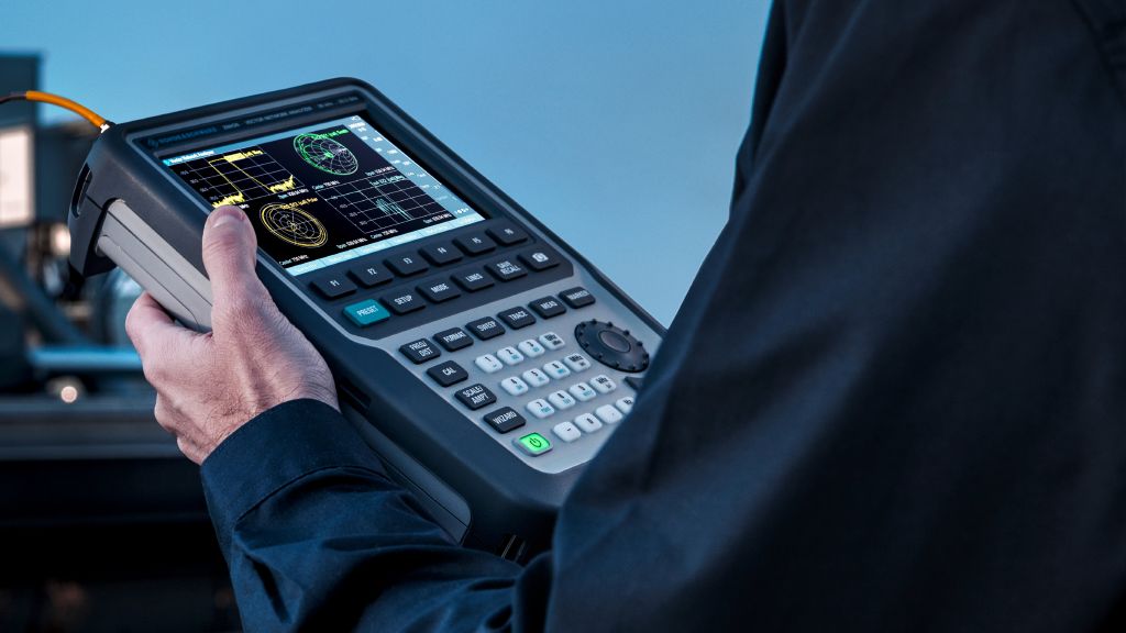 使用 R&S®ZNH 在偏远雷达站执行维护测量任务