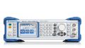r&s®smb100a 微波信号发生器，前视图